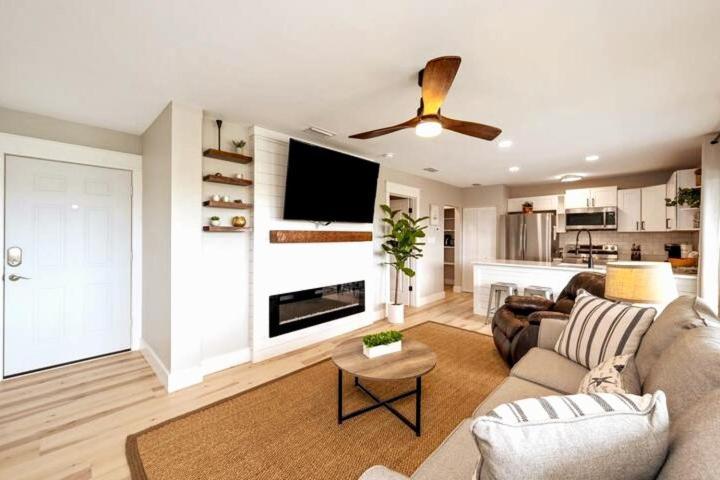So Fire So Good 3 Comm Pools Lakeview Fireplace Ντέστιν Εξωτερικό φωτογραφία